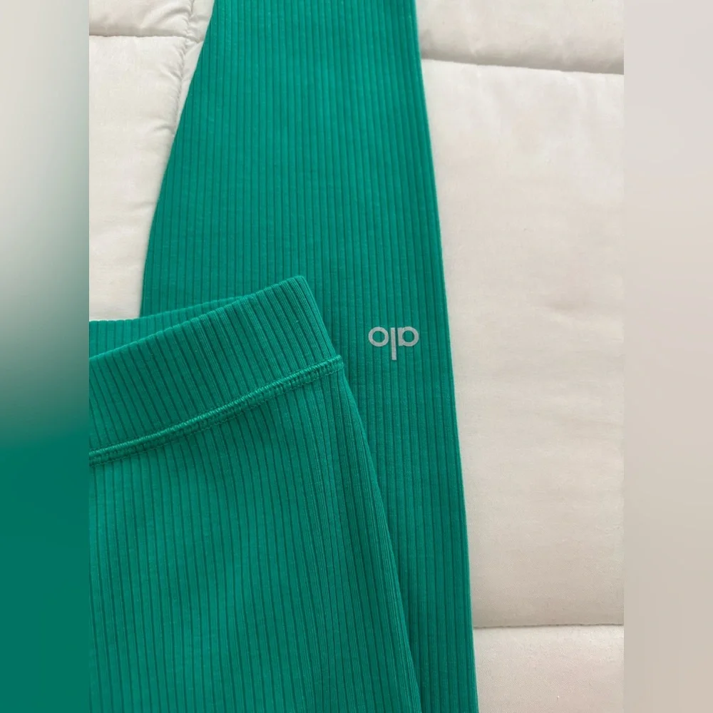 ALO YOGA Ribbed High-Waist 7/8 Blissful Legging - Emerald Green teal turquoise